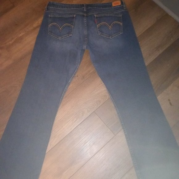 Levis Jeans - Picture 4 of 4